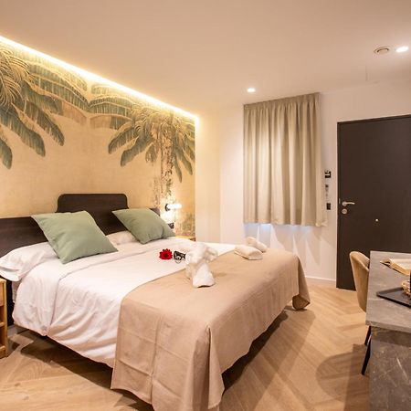 Boutique Rooms Playa Burriana Nerja Ngoại thất bức ảnh