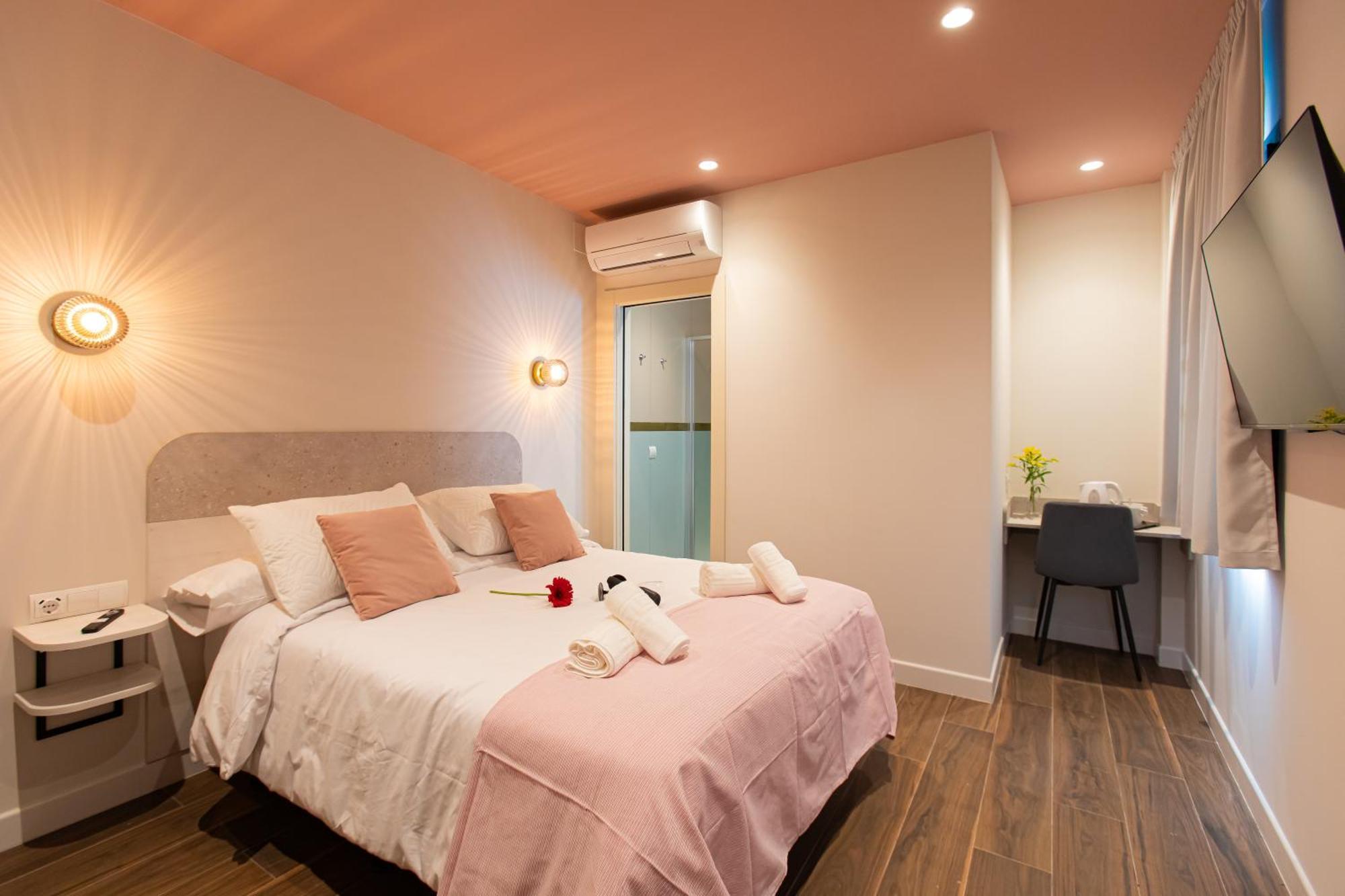 Boutique Rooms Playa Burriana Nerja Ngoại thất bức ảnh