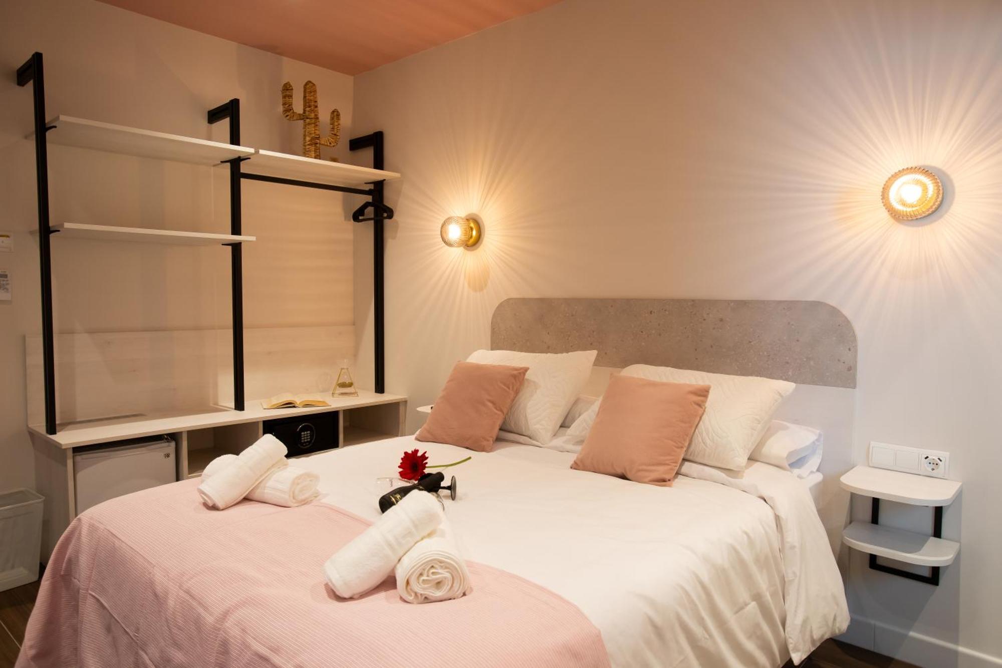 Boutique Rooms Playa Burriana Nerja Ngoại thất bức ảnh