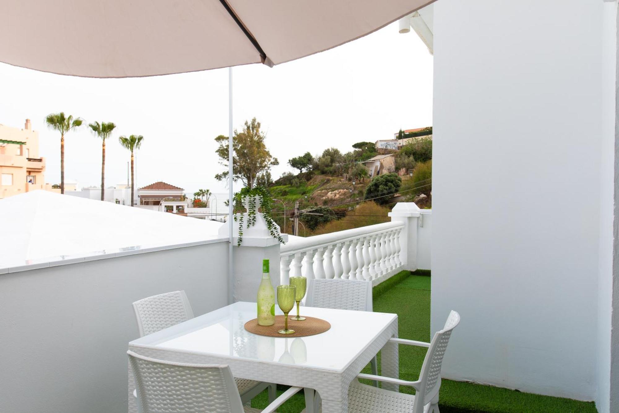 Boutique Rooms Playa Burriana Nerja Ngoại thất bức ảnh