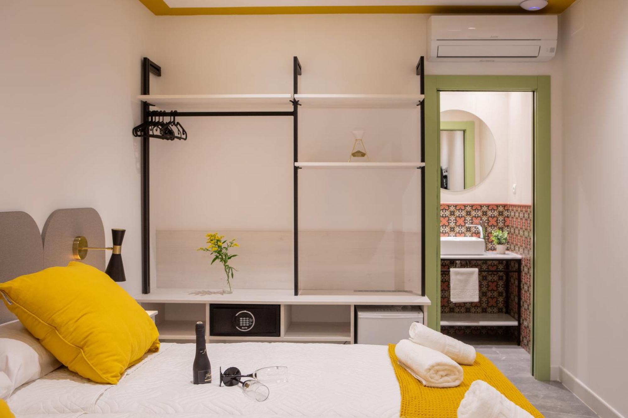 Boutique Rooms Playa Burriana Nerja Ngoại thất bức ảnh