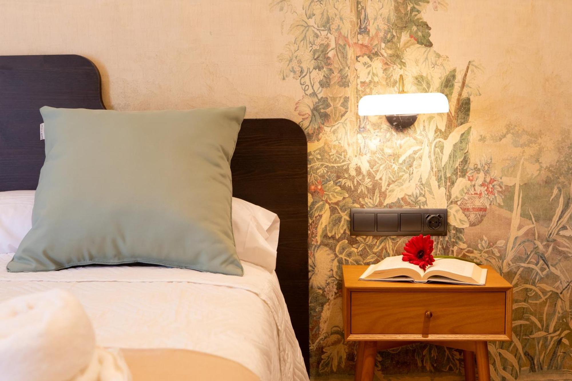 Boutique Rooms Playa Burriana Nerja Ngoại thất bức ảnh