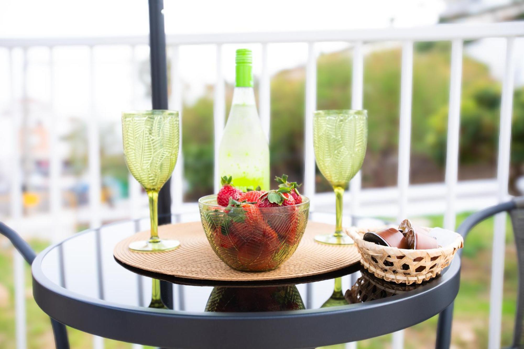 Boutique Rooms Playa Burriana Nerja Ngoại thất bức ảnh