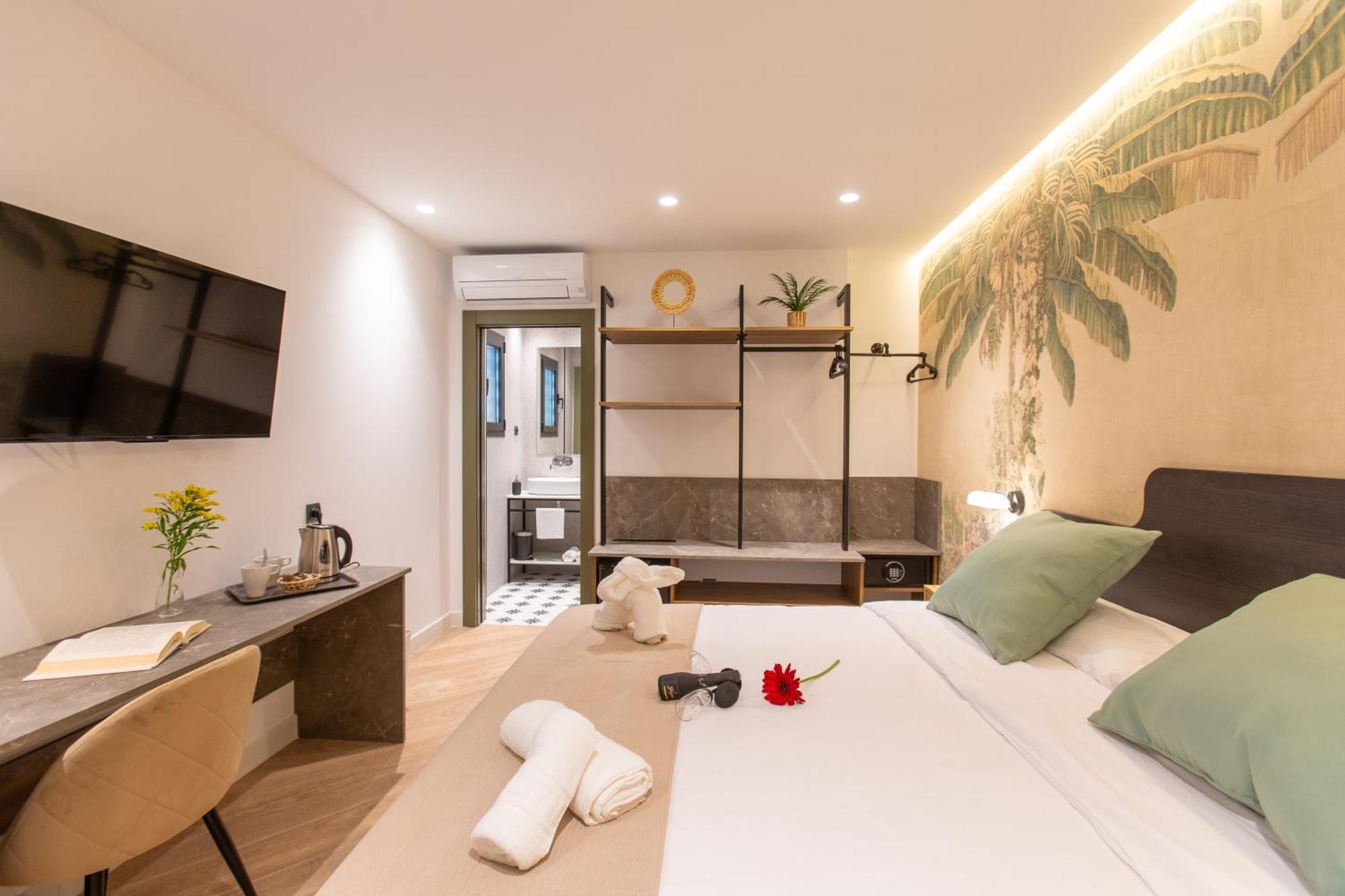 Boutique Rooms Playa Burriana Nerja Ngoại thất bức ảnh