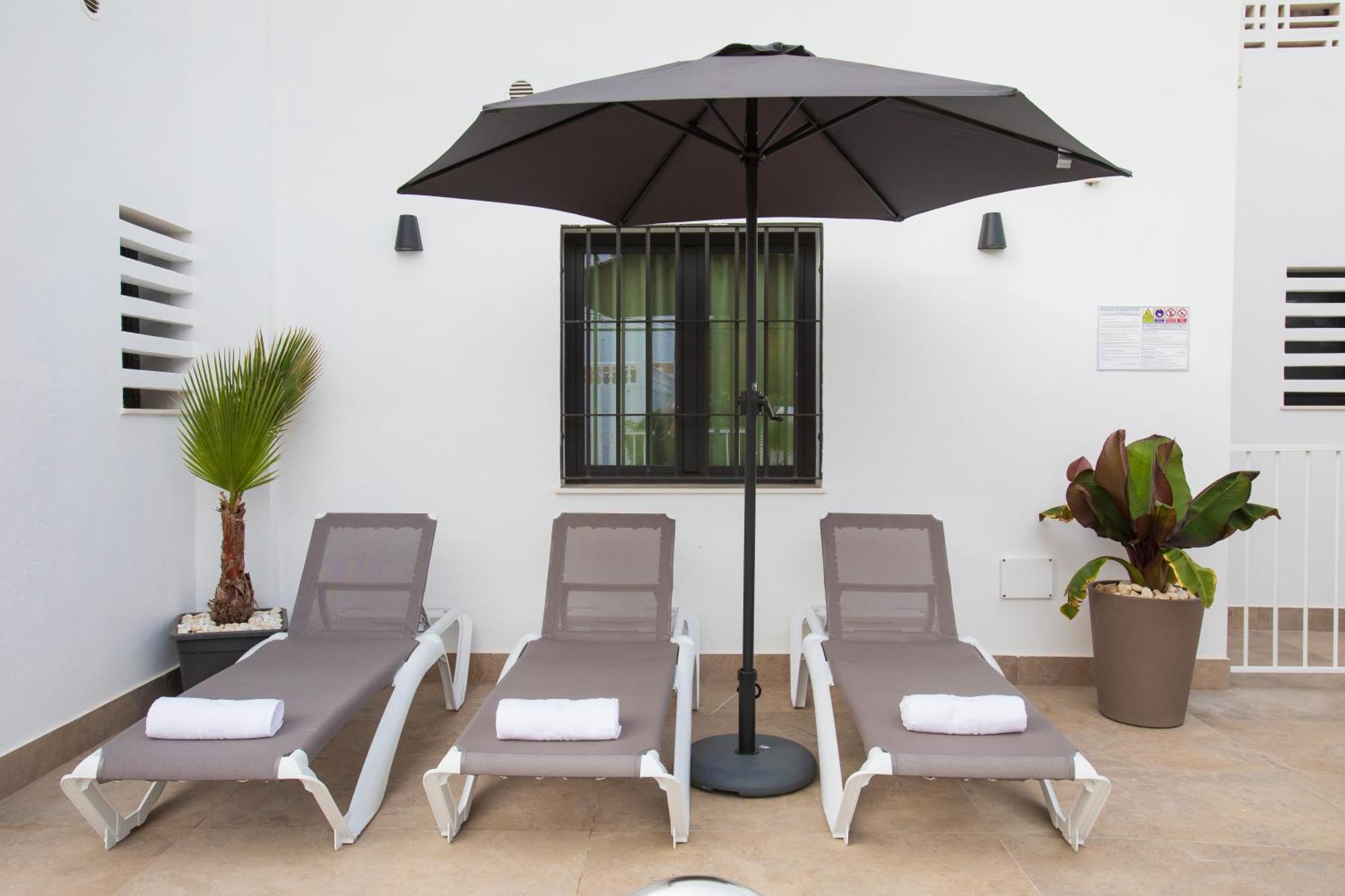Boutique Rooms Playa Burriana Nerja Ngoại thất bức ảnh