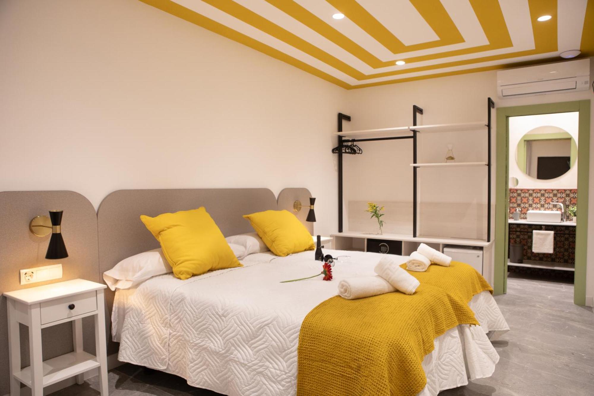 Boutique Rooms Playa Burriana Nerja Ngoại thất bức ảnh