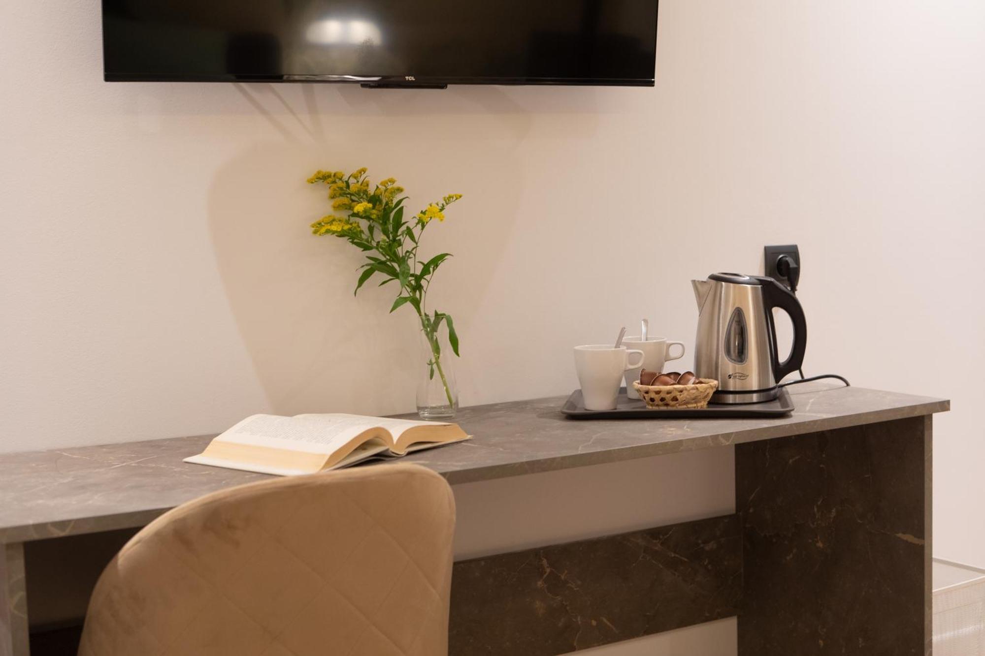 Boutique Rooms Playa Burriana Nerja Ngoại thất bức ảnh
