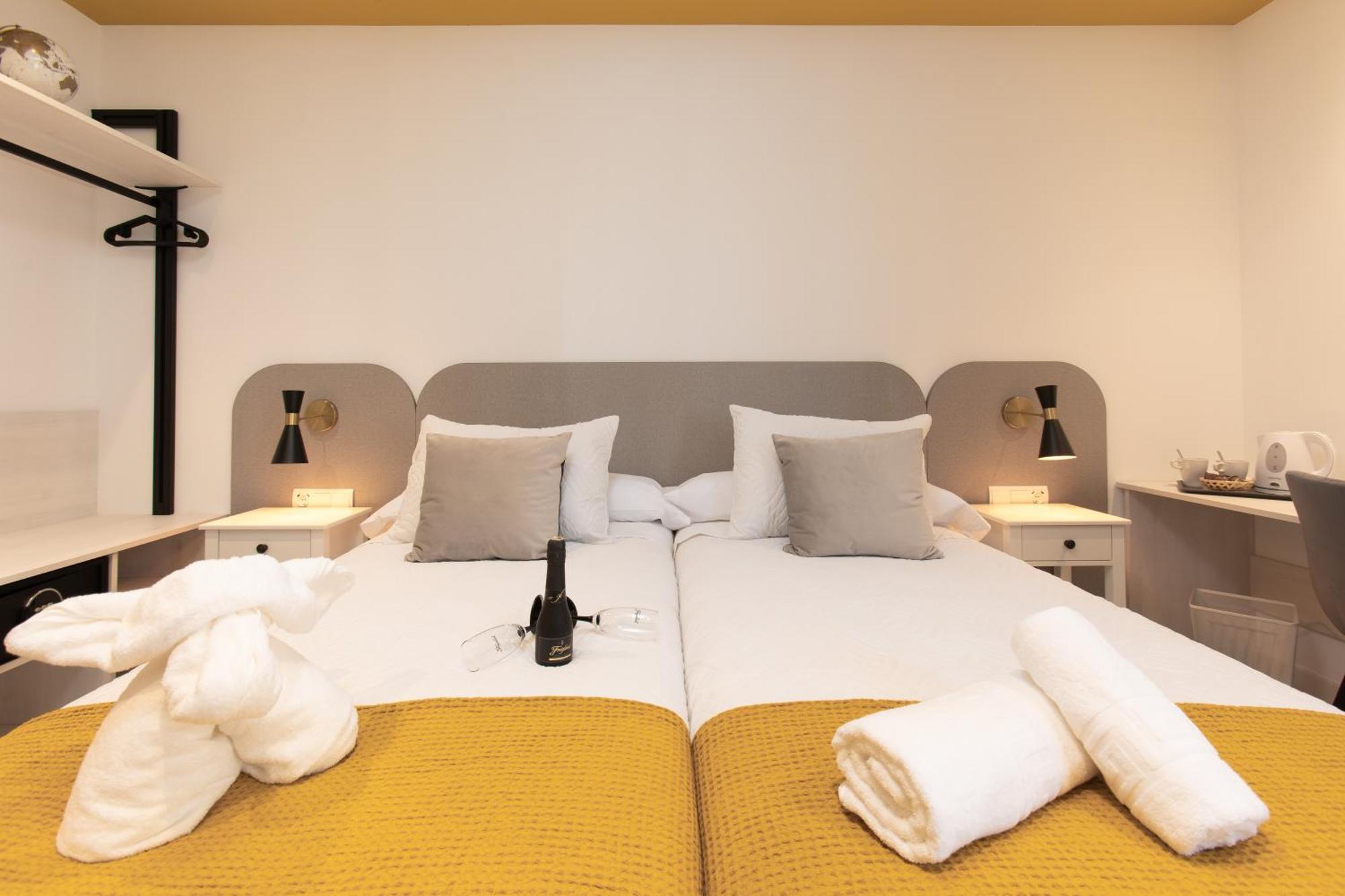 Boutique Rooms Playa Burriana Nerja Ngoại thất bức ảnh