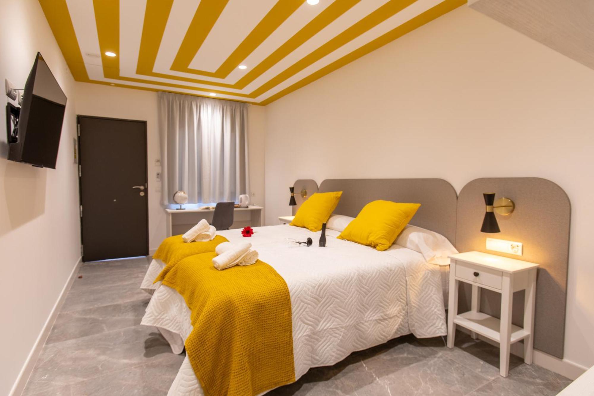 Boutique Rooms Playa Burriana Nerja Ngoại thất bức ảnh