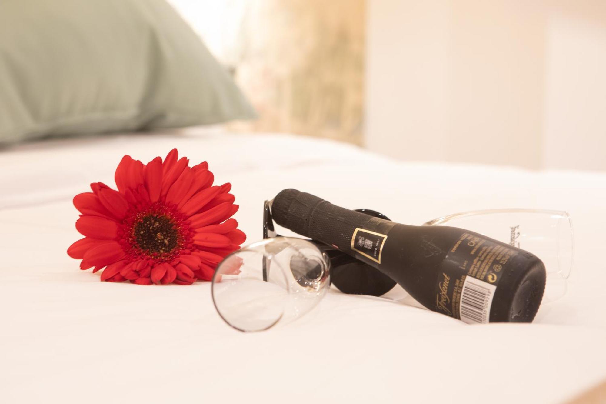 Boutique Rooms Playa Burriana Nerja Ngoại thất bức ảnh