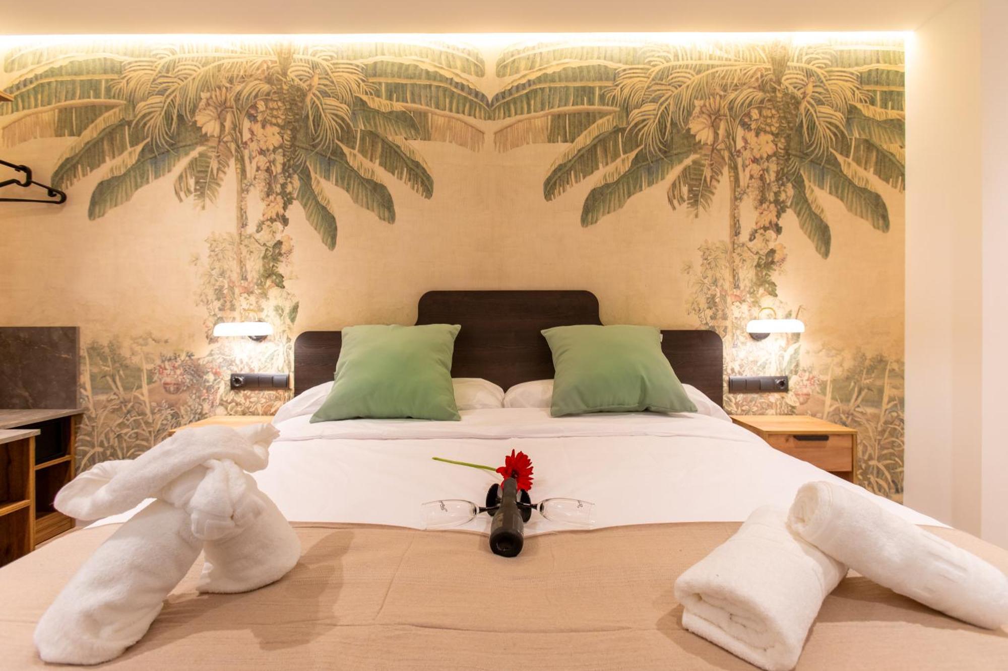 Boutique Rooms Playa Burriana Nerja Ngoại thất bức ảnh