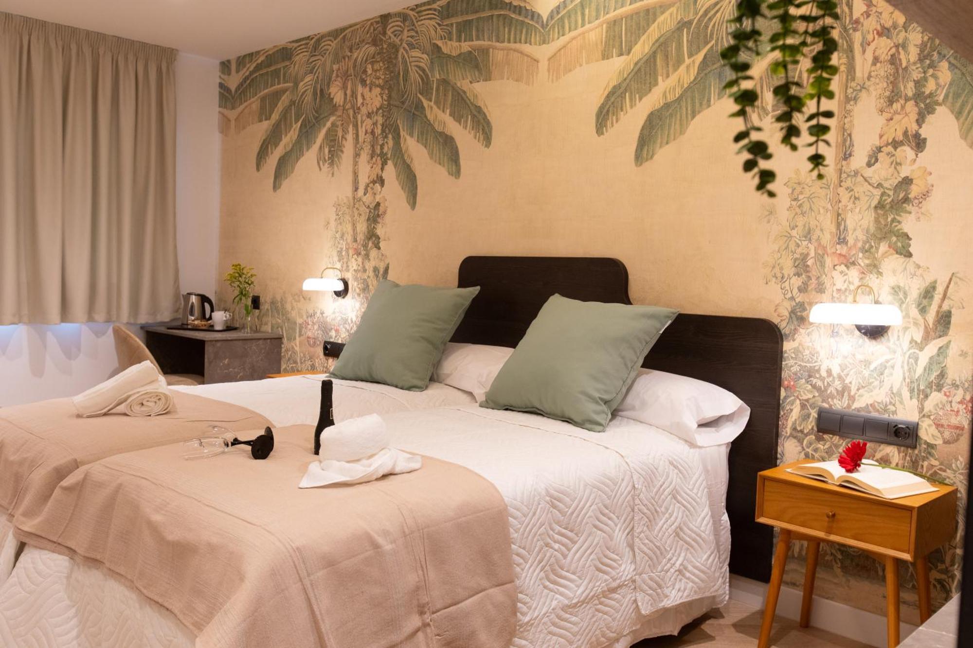 Boutique Rooms Playa Burriana Nerja Ngoại thất bức ảnh